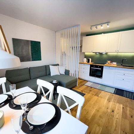 Urban Apartments Cosy No 4, Free Private Parking, Self Check-In Хожов Екстериор снимка