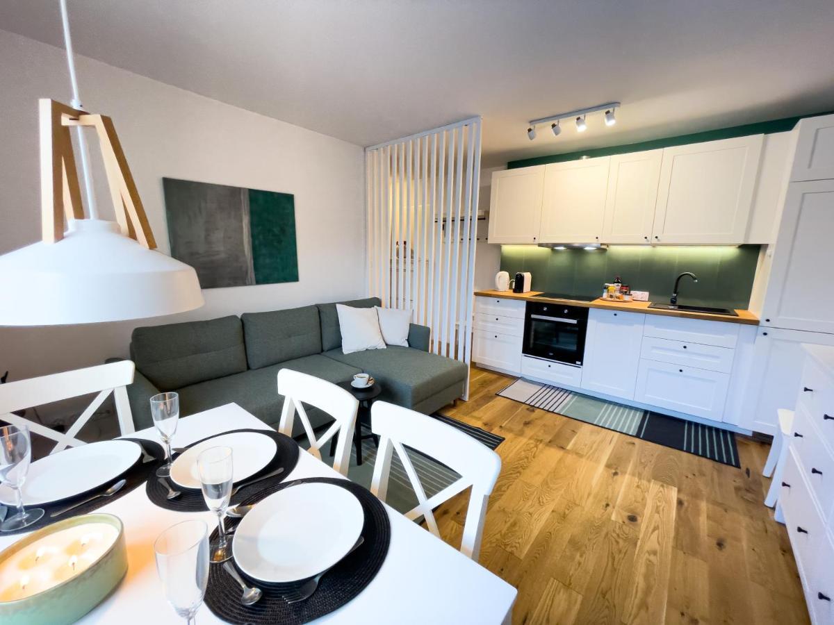Urban Apartments Cosy No 4, Free Private Parking, Self Check-In Хожов Екстериор снимка