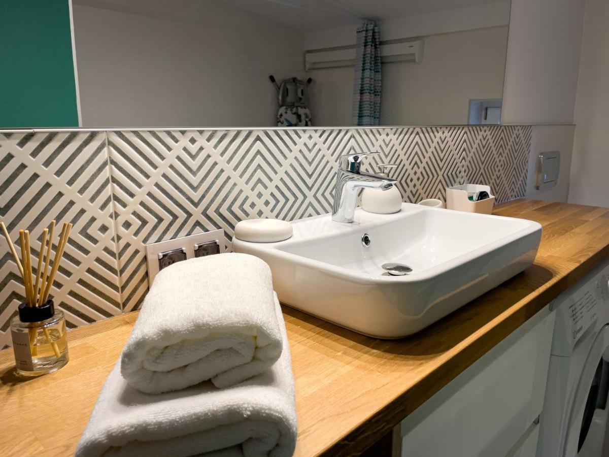 Urban Apartments Cosy No 4, Free Private Parking, Self Check-In Хожов Екстериор снимка