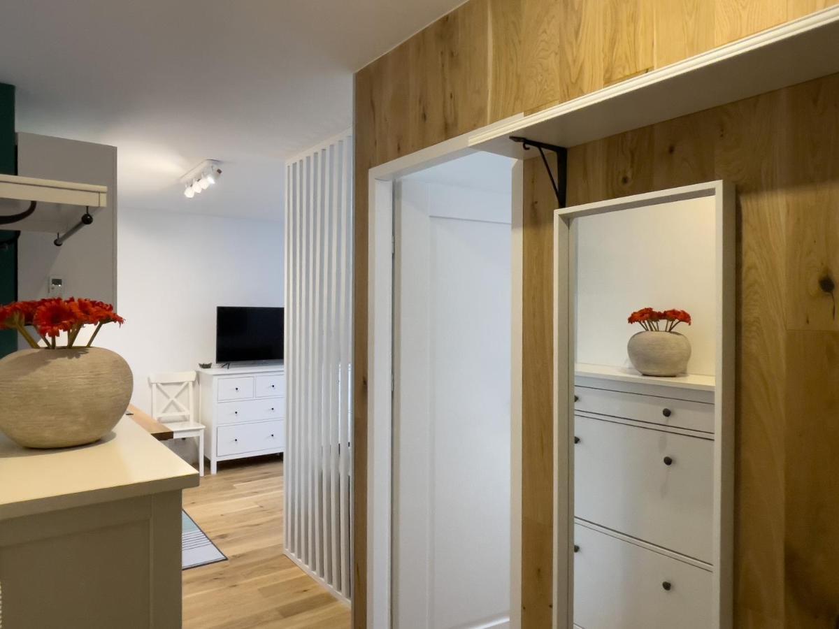 Urban Apartments Cosy No 4, Free Private Parking, Self Check-In Хожов Екстериор снимка