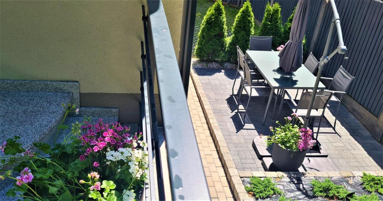 Urban Apartments Cosy No 4, Free Private Parking, Self Check-In Хожов Екстериор снимка